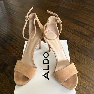Aldo High Heels 7.5 Tan Suede